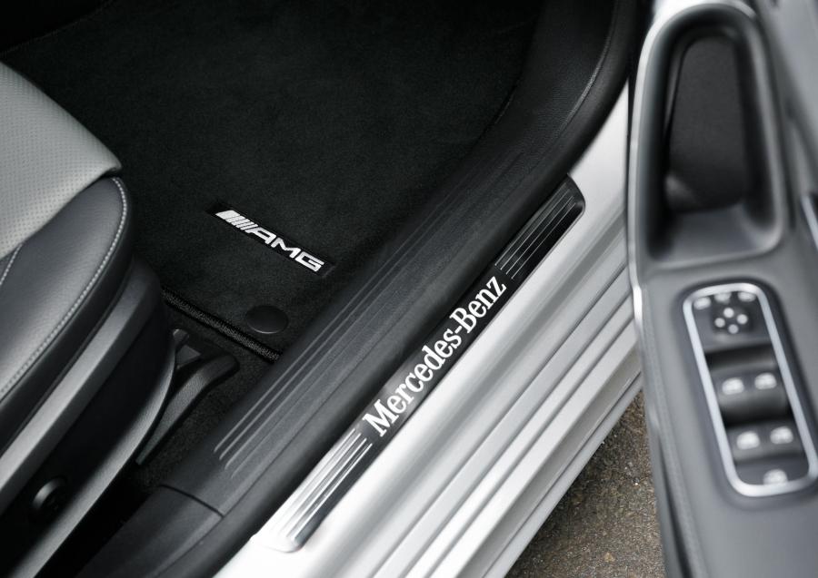 Детали интерьера Mercedes-Benz A200 AMG Line (W177) 2018 года  (AU) (фото 10 из 32)